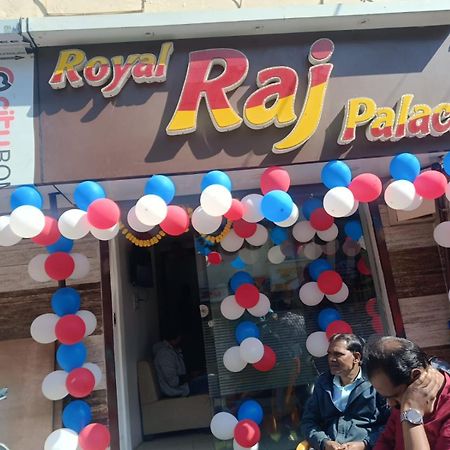 Royal Raj Palace Ujjain Buitenkant foto
